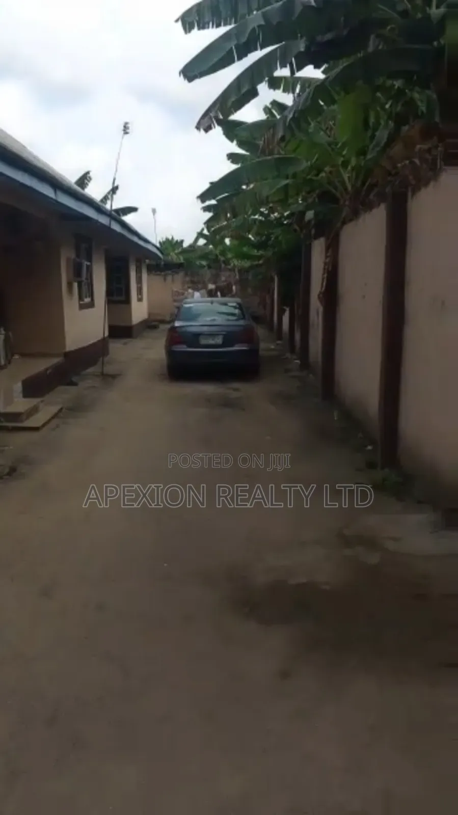 2bdrm Block of Flats in Lord Chosen for sale in East West Road