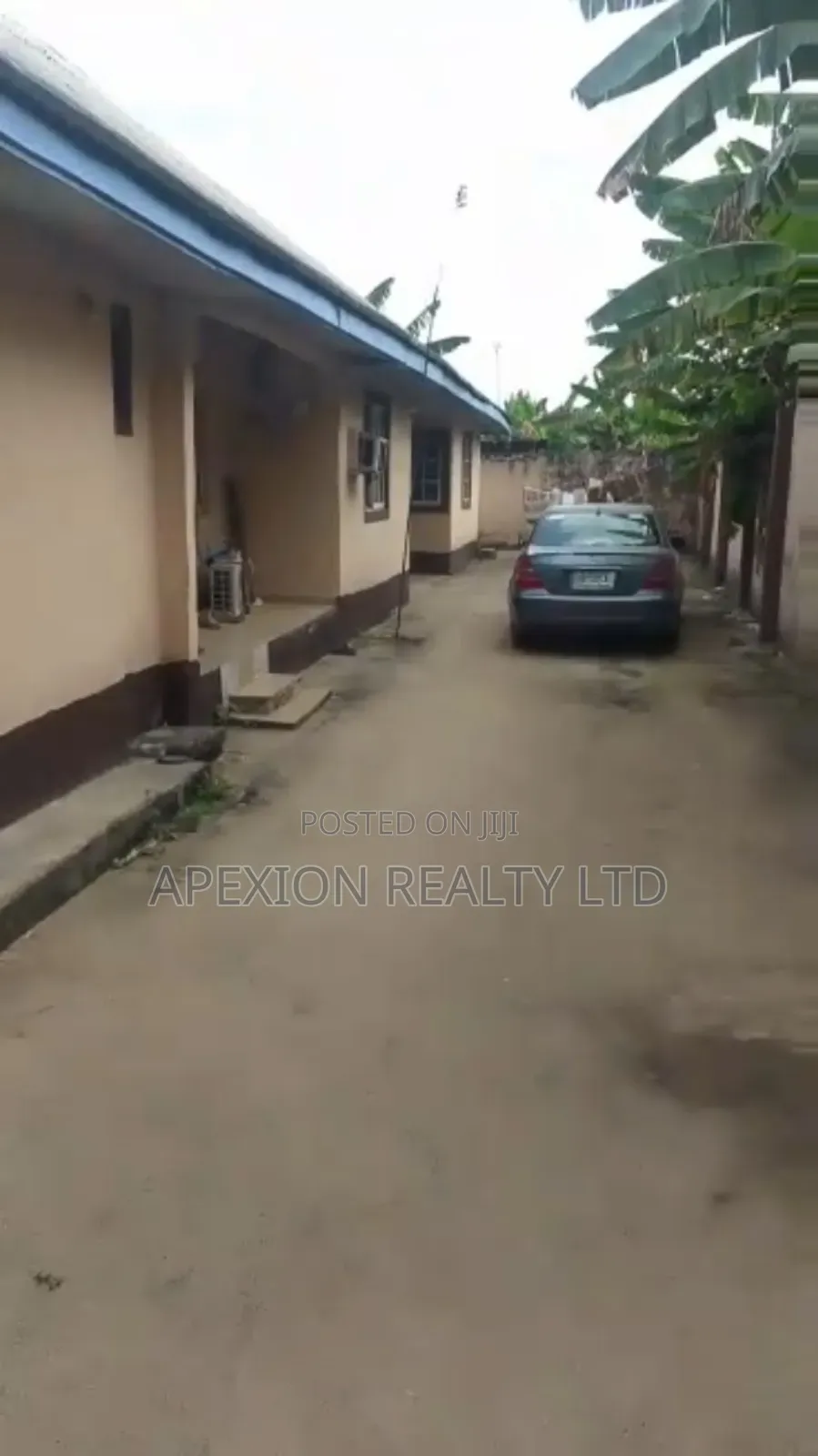 2bdrm Block of Flats in Lord Chosen for sale in East West Road