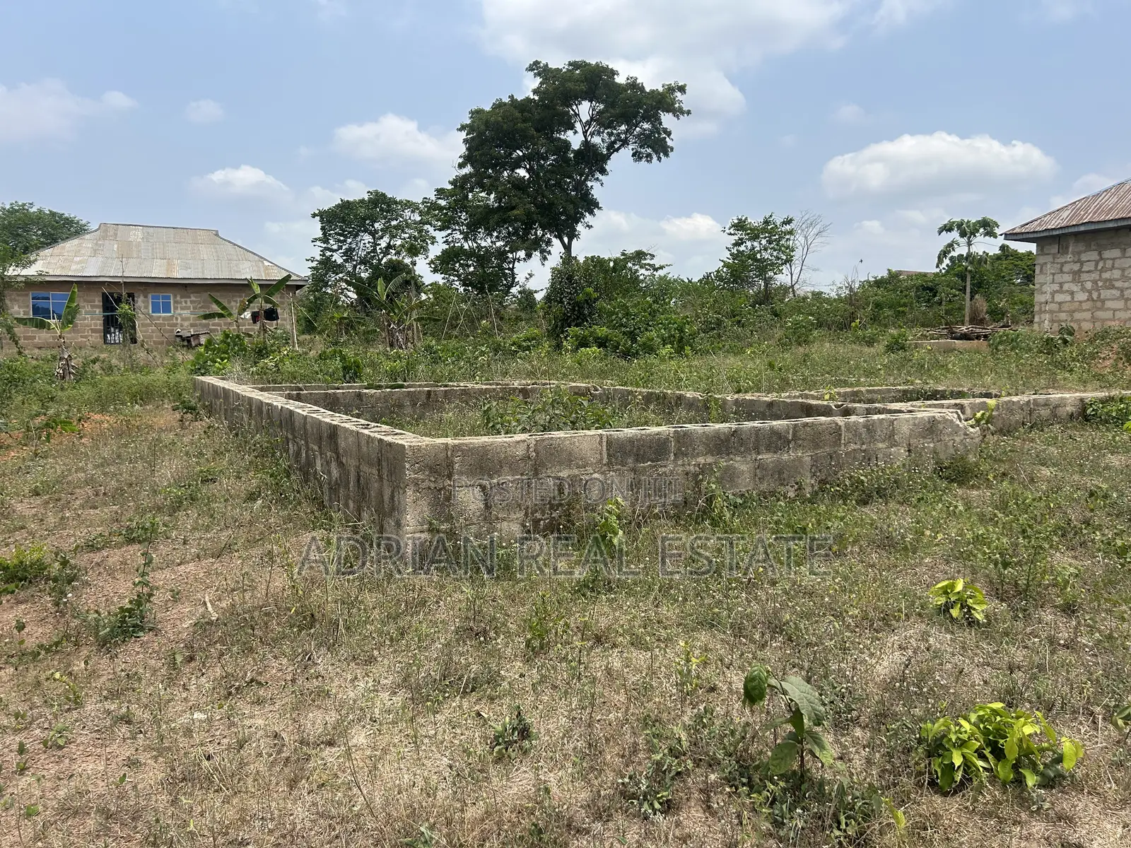 Standard 3 Bedroom Foundation On A Full Plot Of Land! in Ilesa