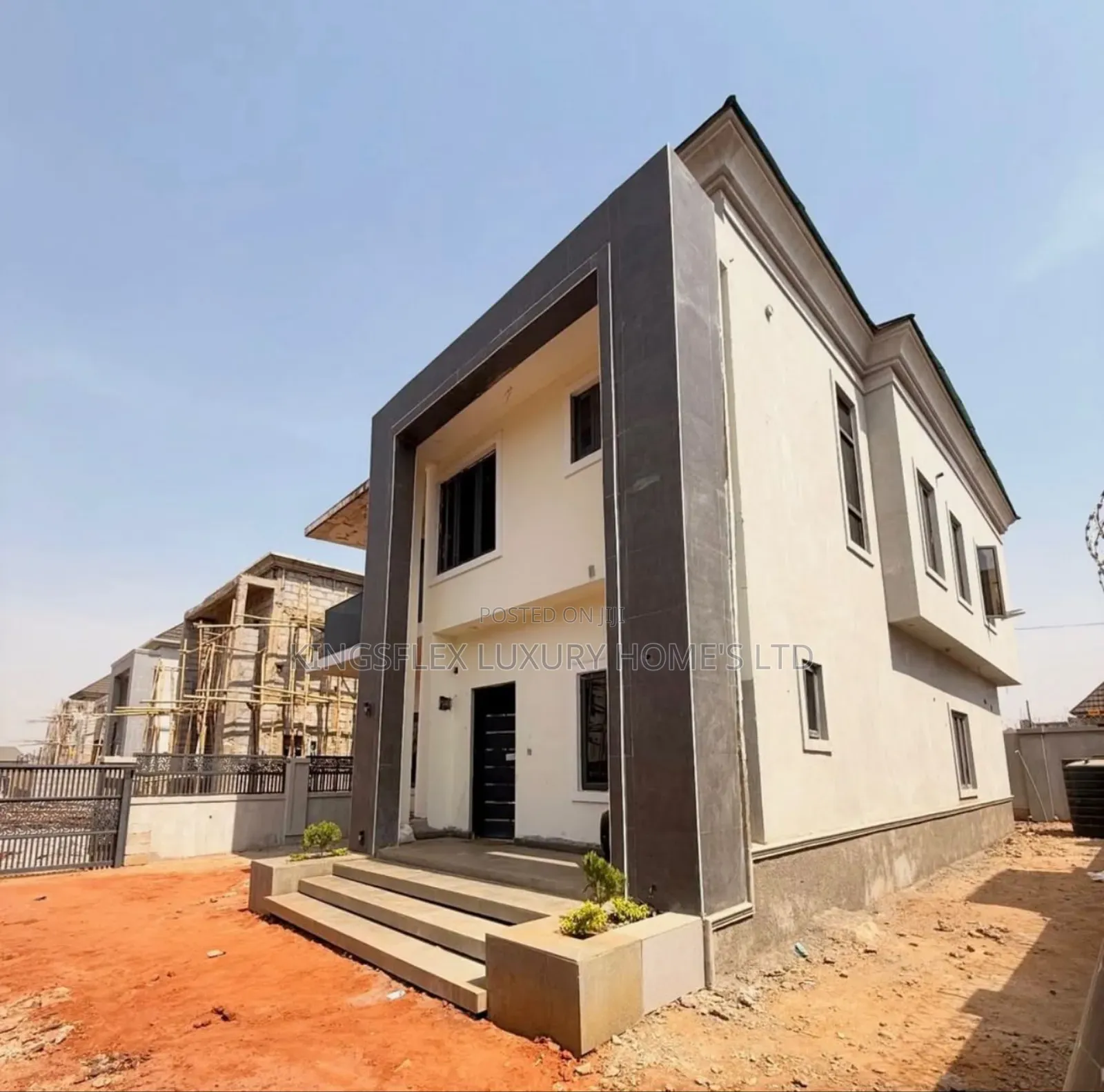 4bdrm Duplex in Estate, Sabon Lugbe for sale in Sabon Lugbe