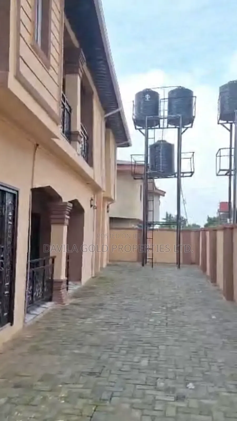12bdrm Block of Flats in Benin City for sale in Benin City