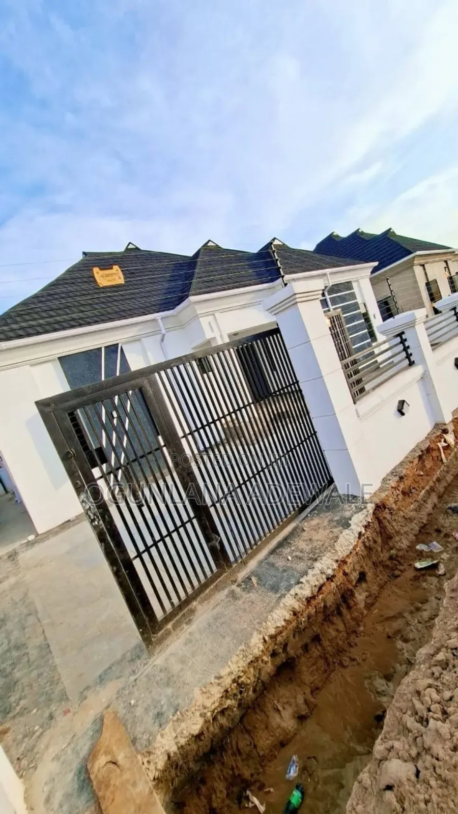 3bdrm Bungalow in Blue Stone Garden, Obafemi-Owode for sale in Obafemi-Owode