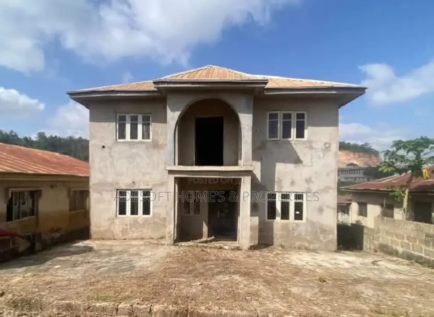 7bdrm Duplex in Ire Akari Estate, for sale in Soka