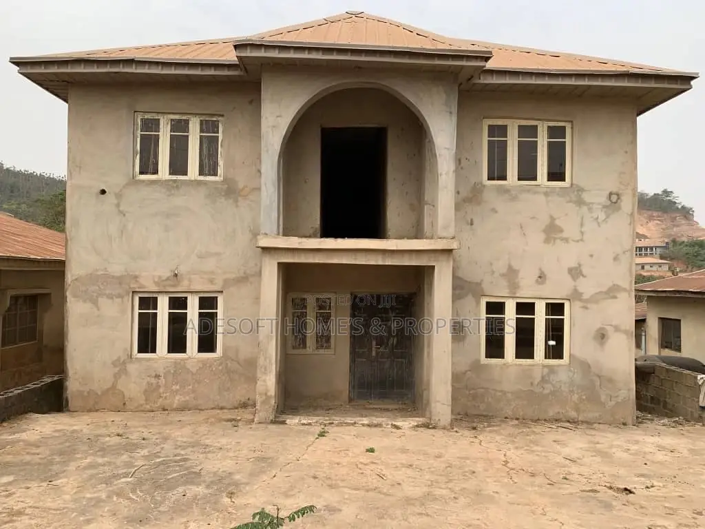 7bdrm Duplex in Ire Akari Estate, for sale in Soka