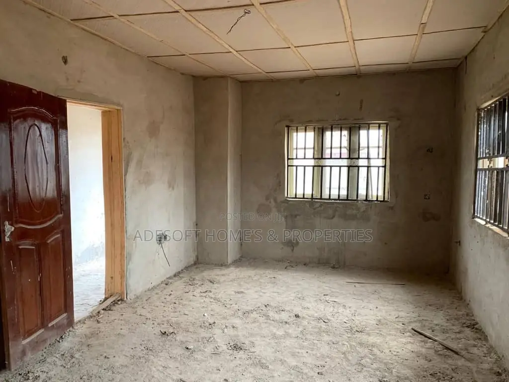 7bdrm Duplex in Ire Akari Estate, for sale in Soka