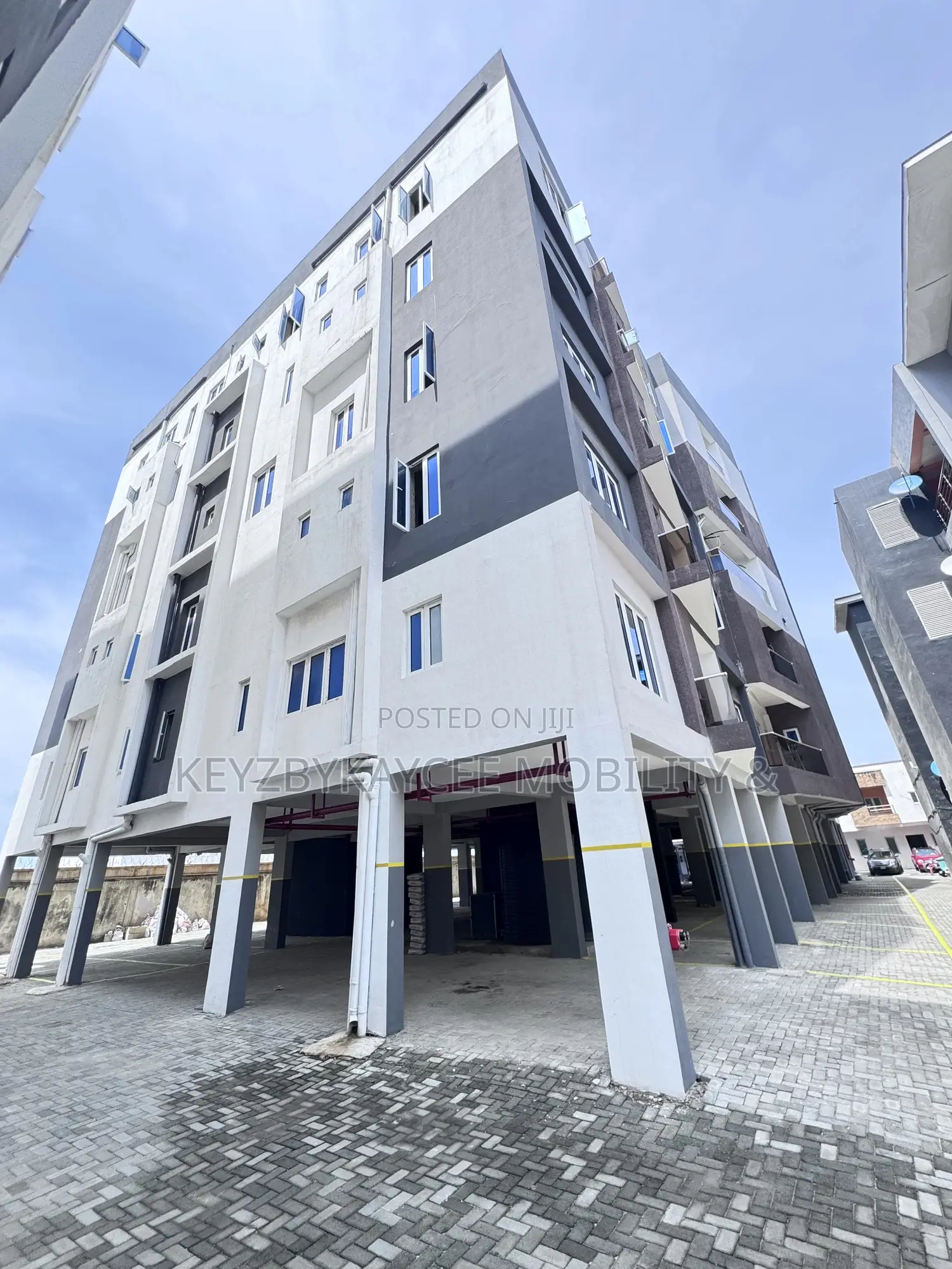 4bdrm Maisonette in Cyberville Estate, Lekki for sale in Lekki