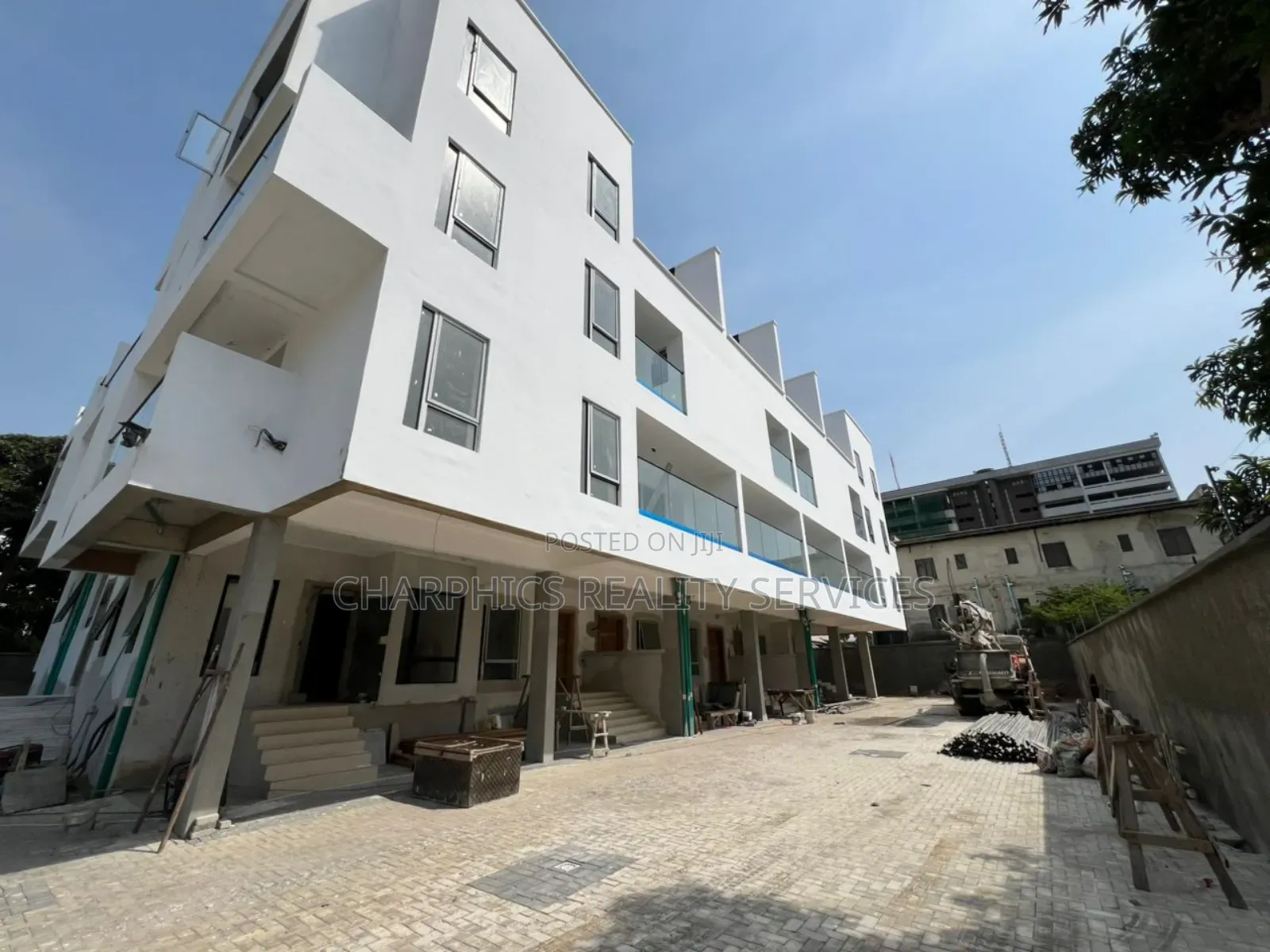 4bdrm Duplex in Akin Olugbade for sale in Akin Olugbade