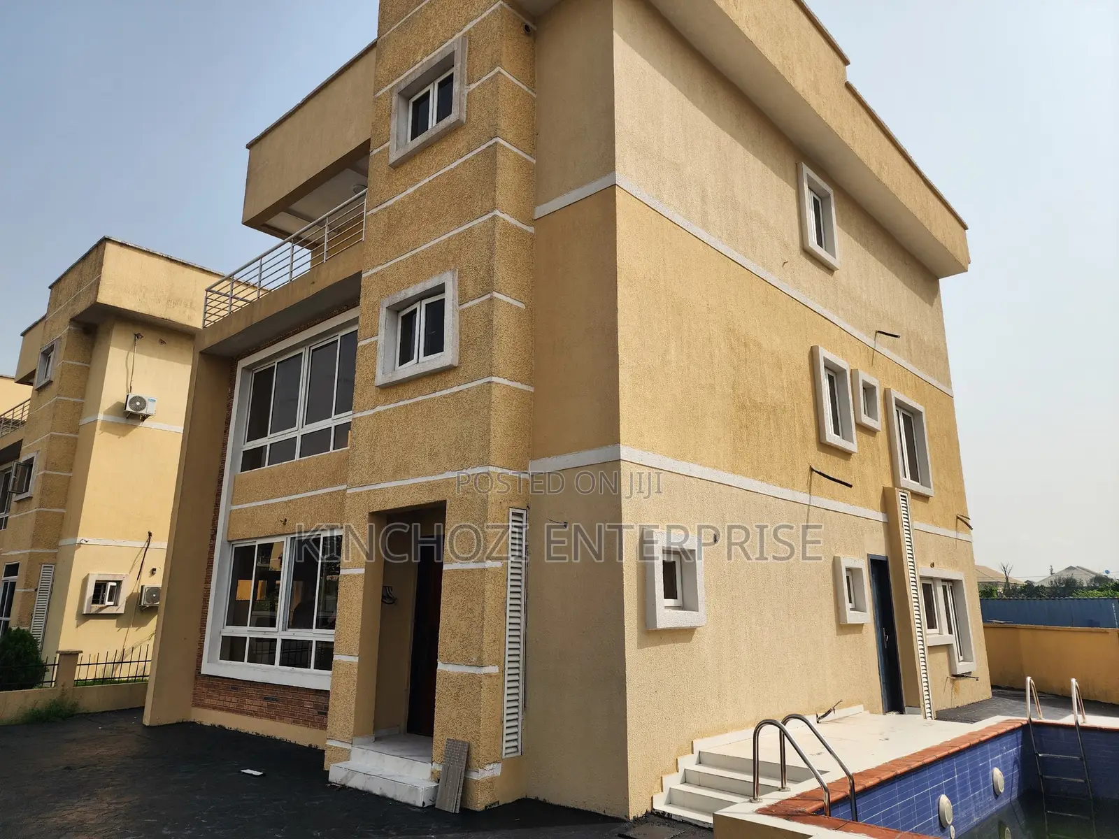 5bdrm Duplex in Western Foreshore for sale in Osapa london