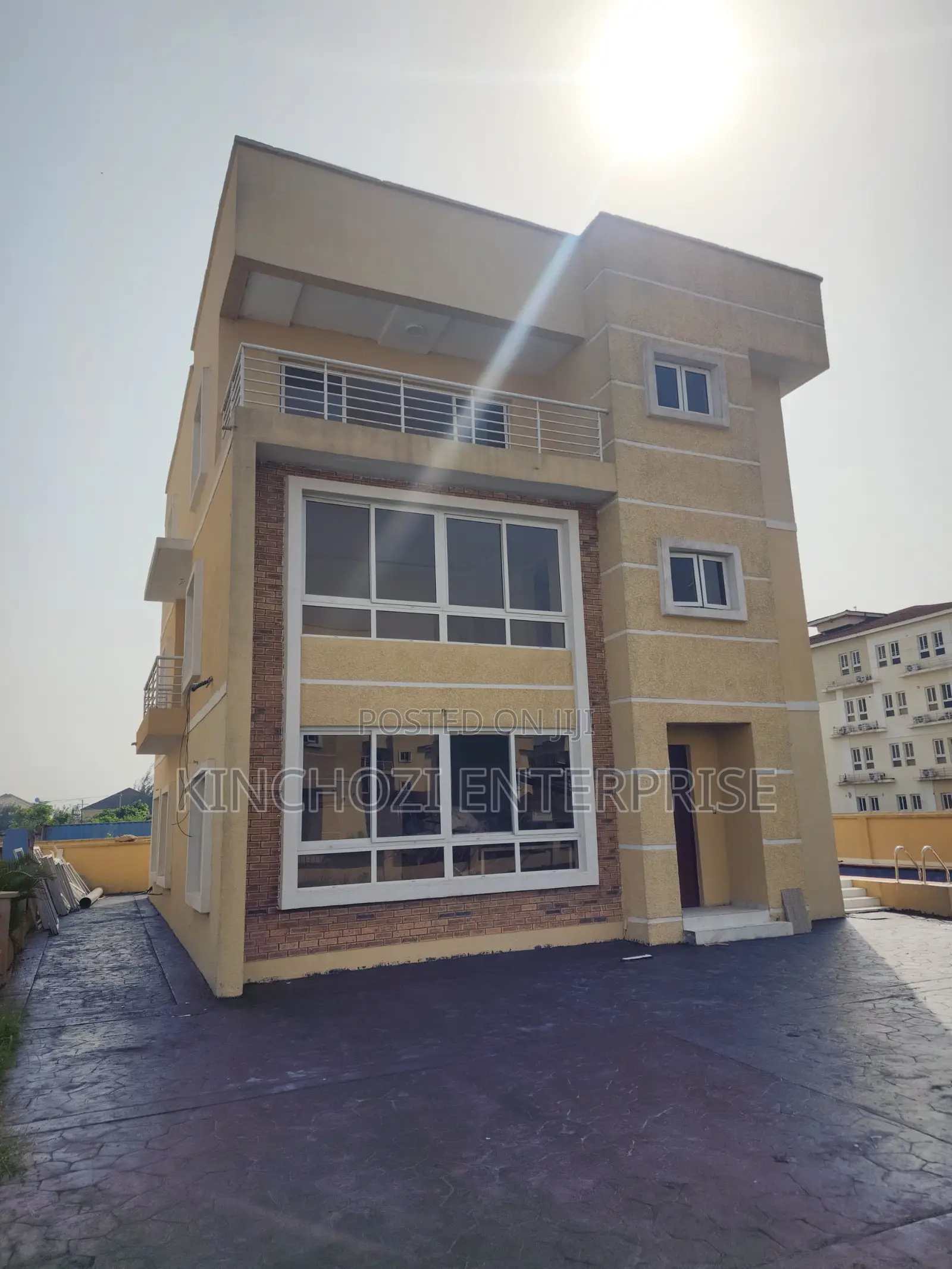 5bdrm Duplex in Western Foreshore for sale in Osapa london