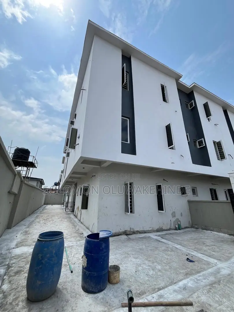 Exclusive 2 Bedroom Apartment In A Gated Neighborhood in Gbagada