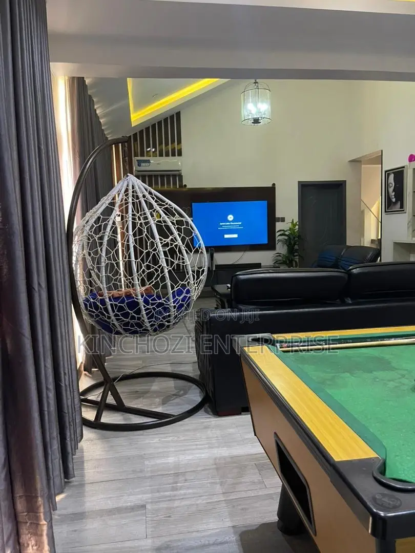 3bdrm Penthouse in Cardogan Estate for sale in Osapa london