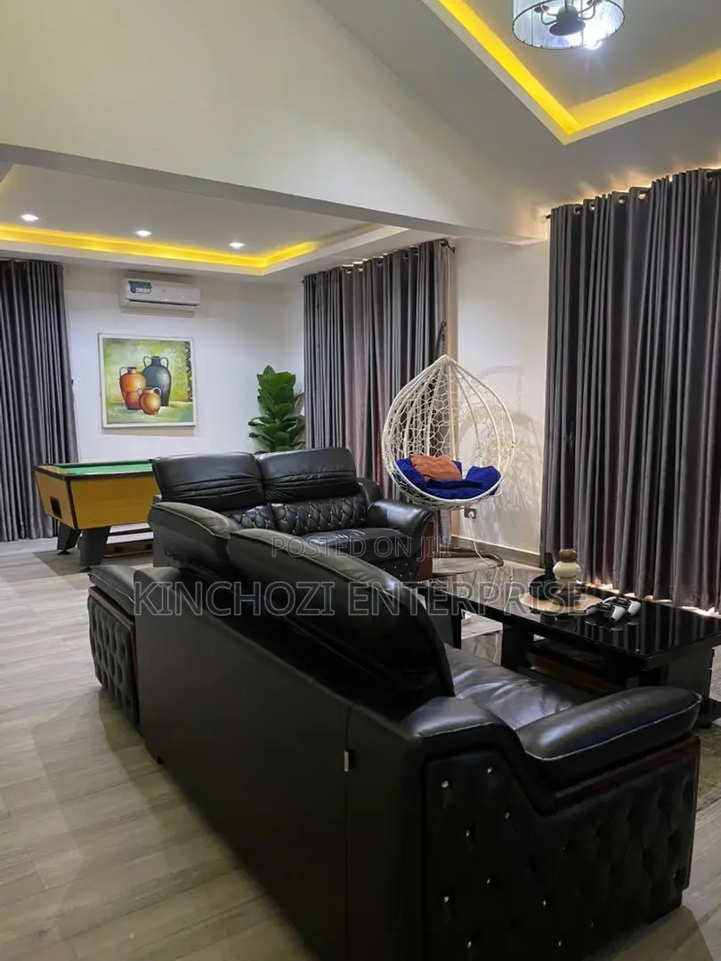 3bdrm Penthouse in Cardogan Estate for sale in Osapa london