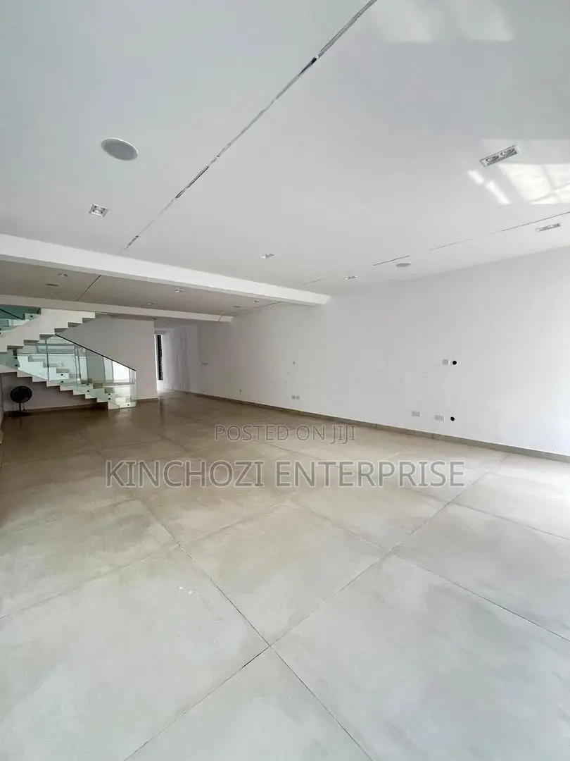 5bdrm Duplex in Lekki Phase 1 for sale in Lekki Phase 1