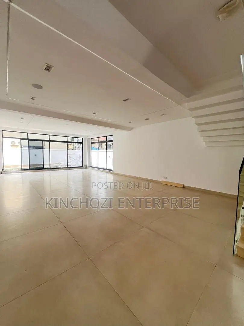 5bdrm Duplex in Lekki Phase 1 for sale in Lekki Phase 1