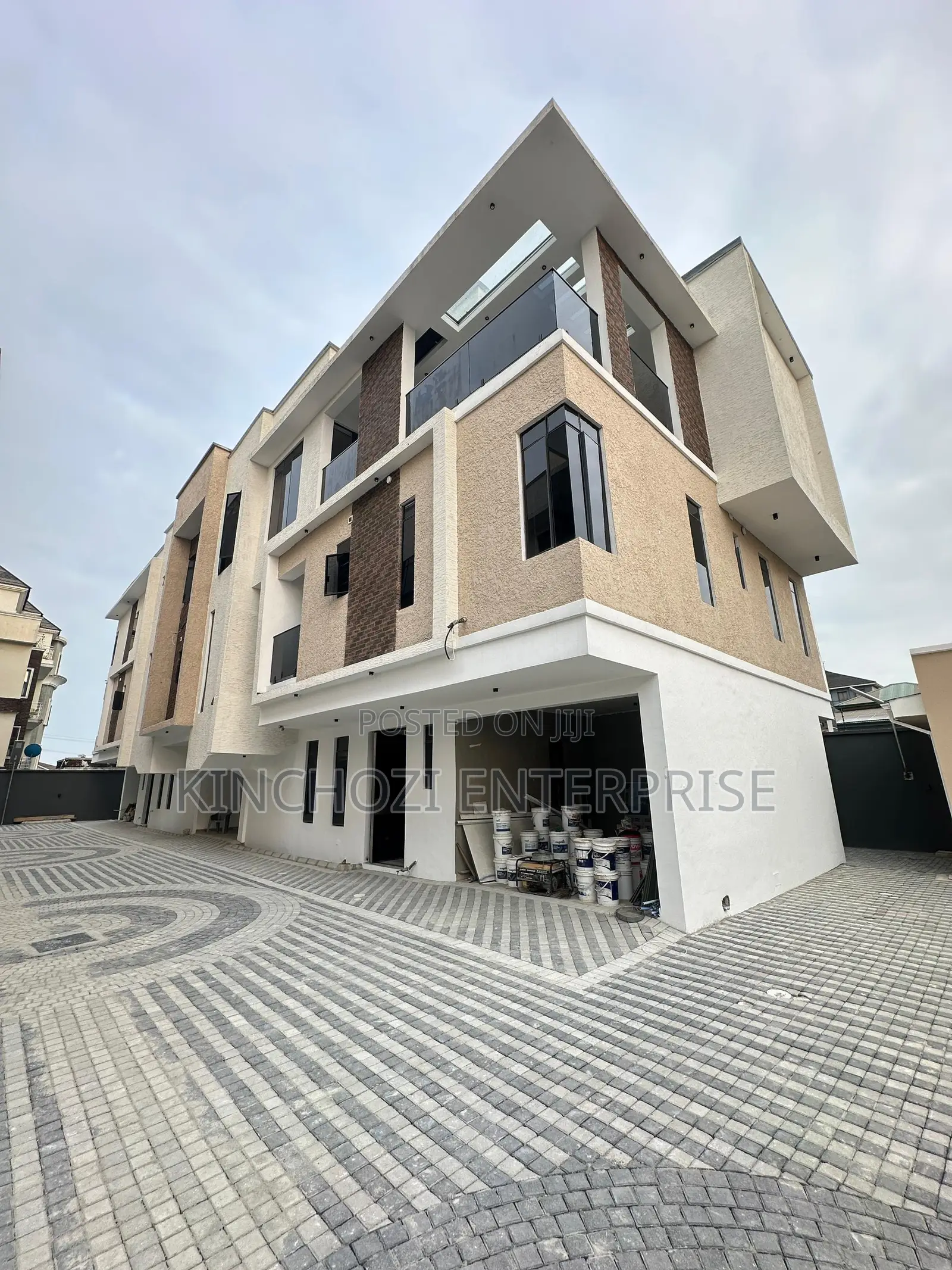 4bdrm Penthouse in Lekki Phase 1 for sale in Lekki Phase 1