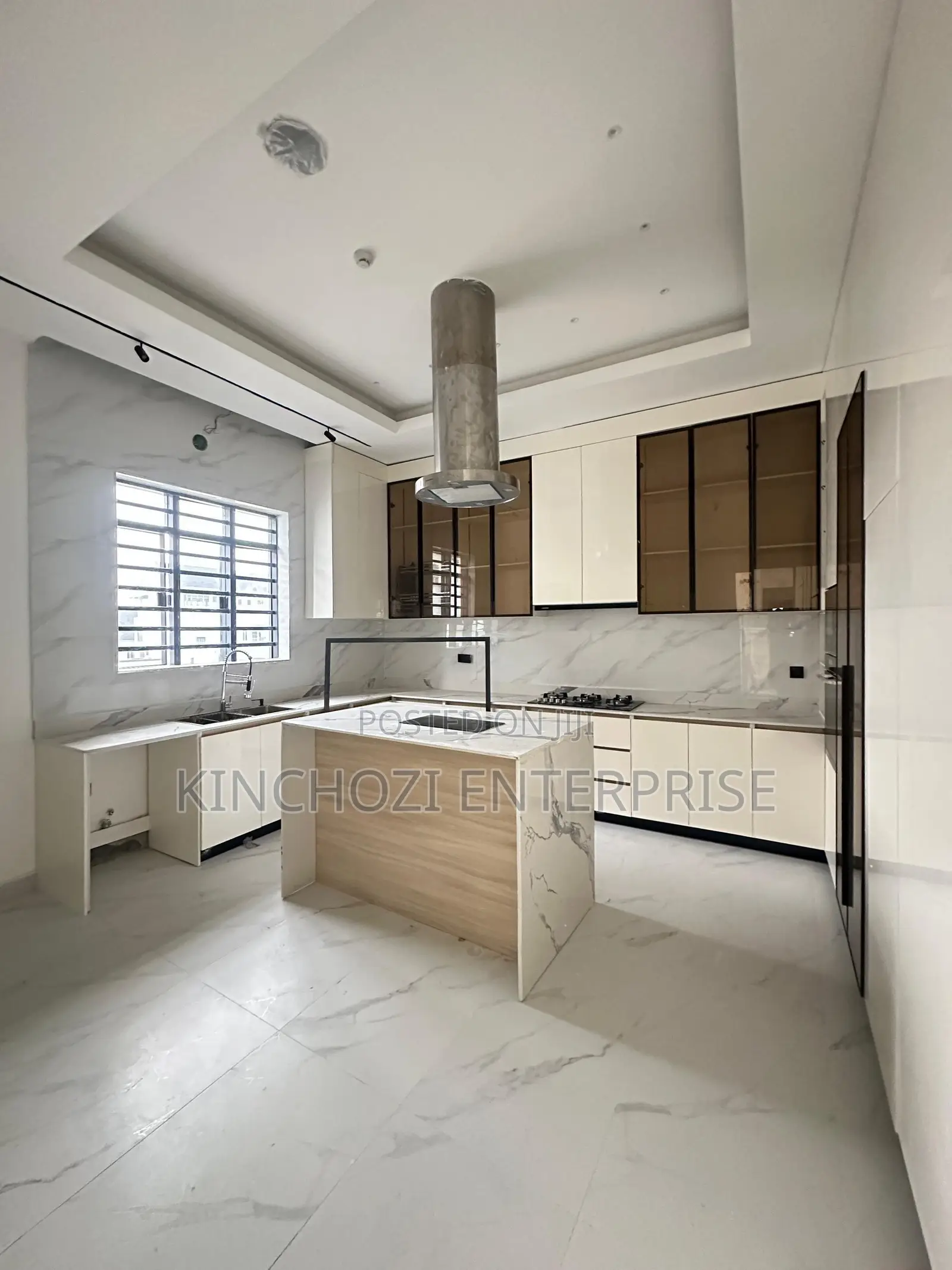 4bdrm Penthouse in Lekki Phase 1 for sale in Lekki Phase 1