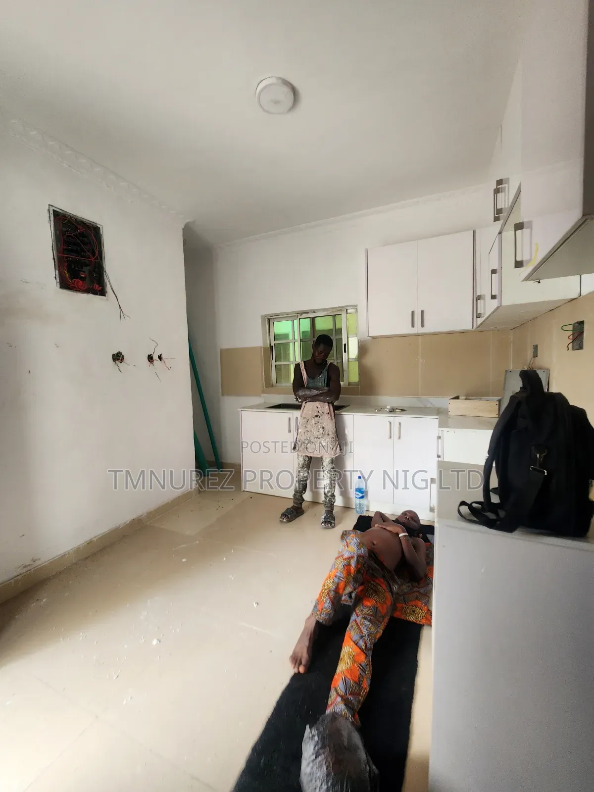 Studio Apartment in Chevron Leki for rent in Chevron