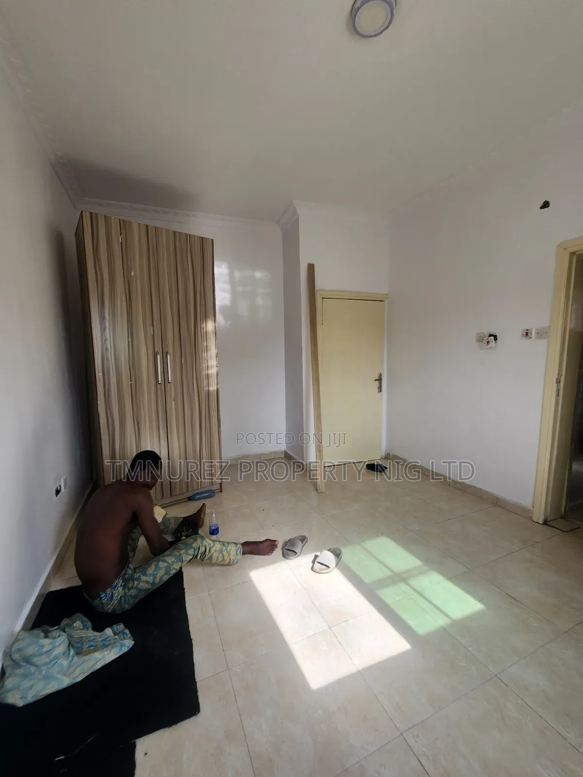 Mini Flat in Chevron for rent in Chevron