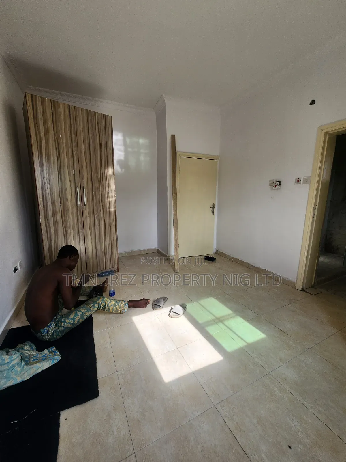 Mini Flat in Chevron for rent in Chevron