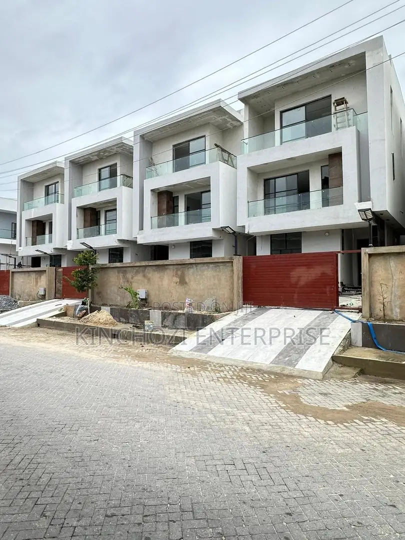 4bdrm Duplex in Lekki Phase 1 for sale in Lekki Phase 1