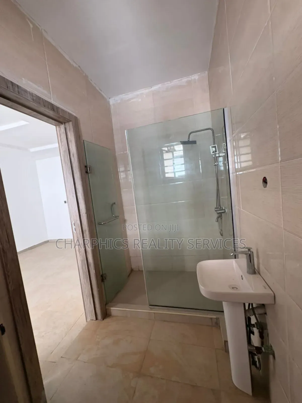2bdrm Duplex in Lekki Phase 2 for rent in Lekki Phase 2