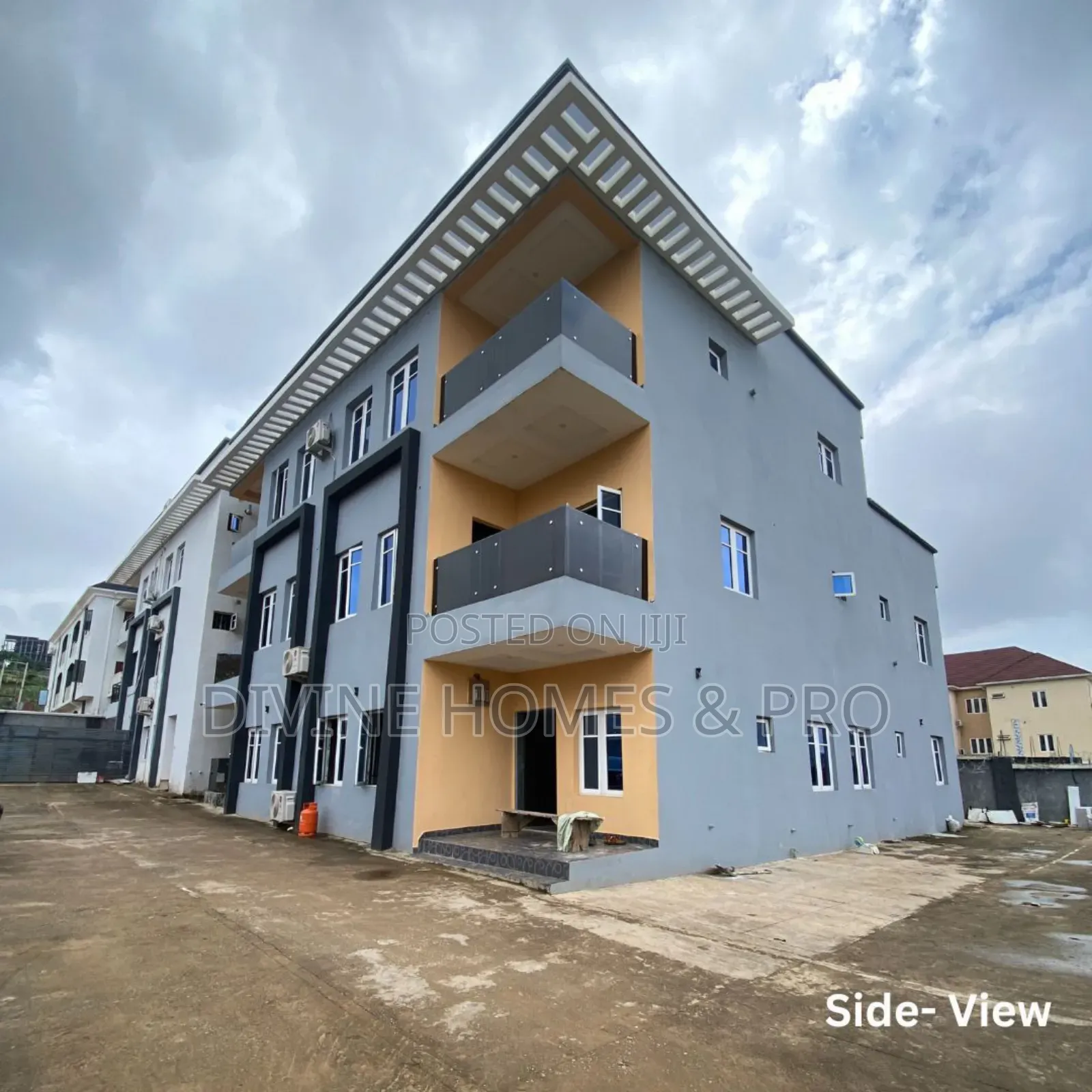 4bdrm Duplex in Life Camp for sale in Life Camp