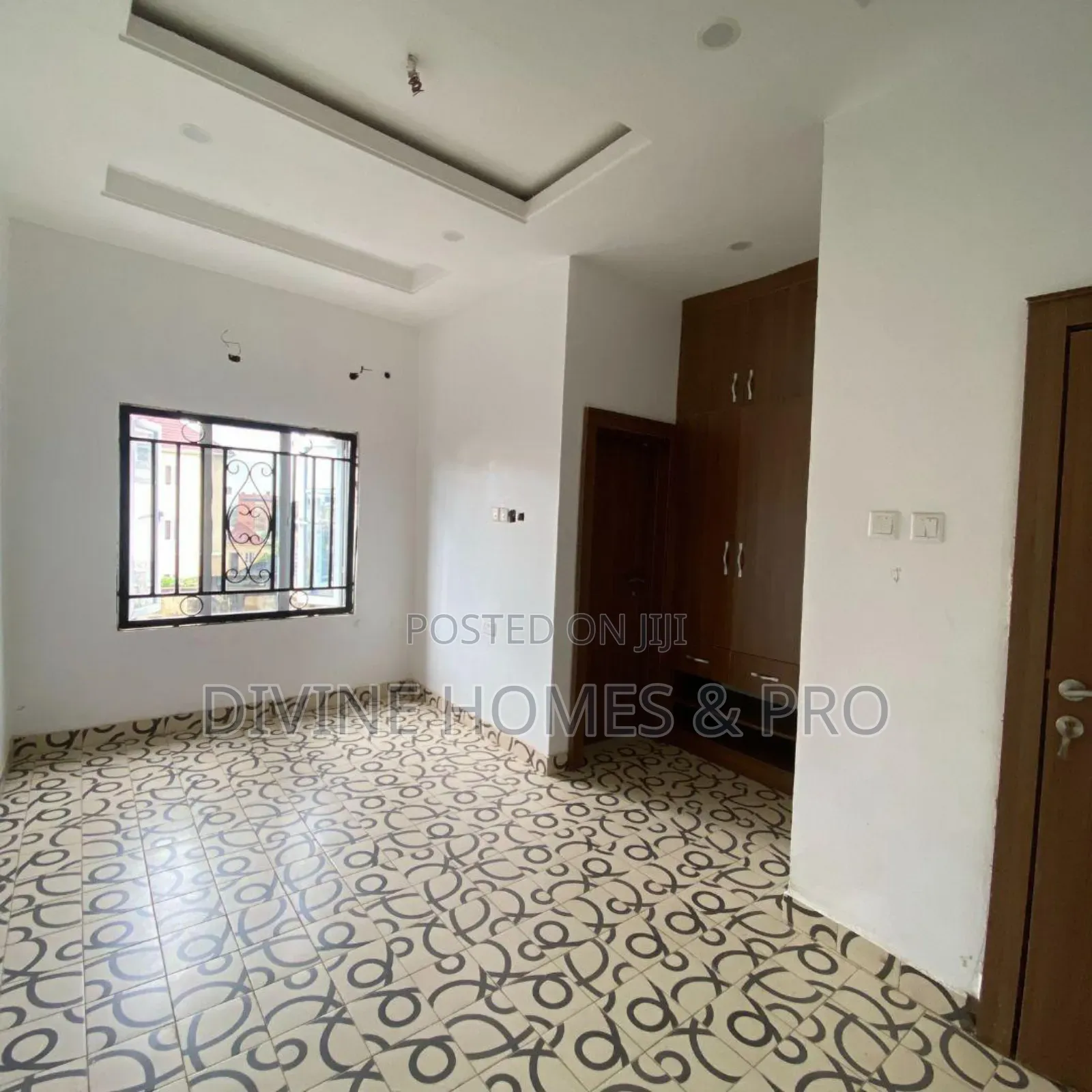 4bdrm Duplex in Life Camp for sale in Life Camp