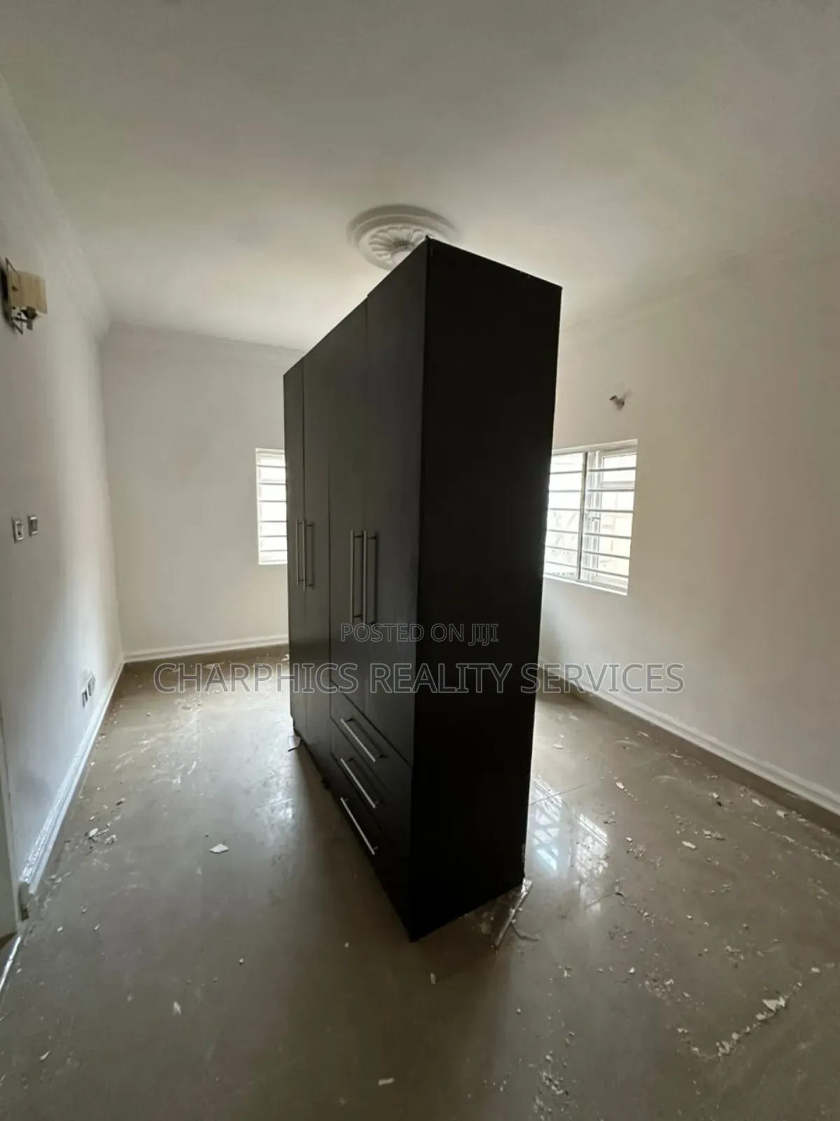 ‎ ‎Large 3 Bedroom Flat, Ologolo Lekki. ‎ in Ologolo