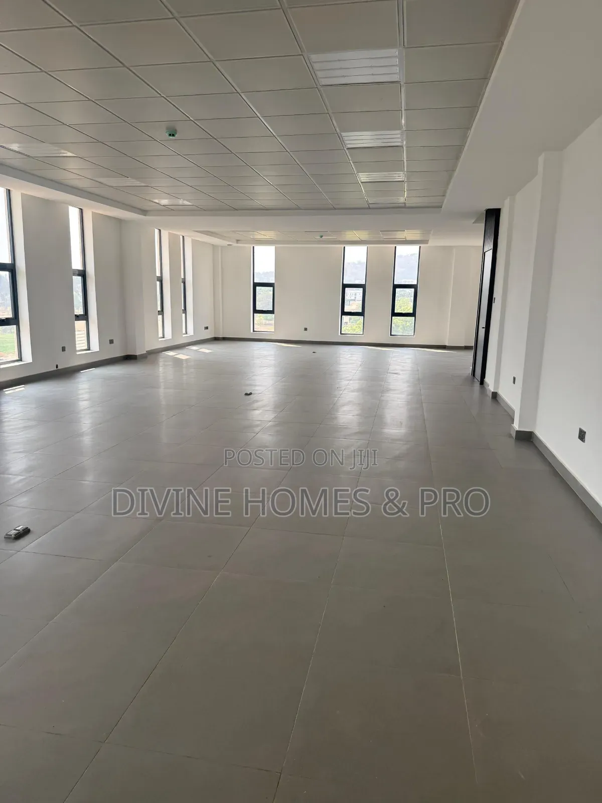 Newly Built Open-Plan Office Space on the 2nd and 3rd Floors in Kado