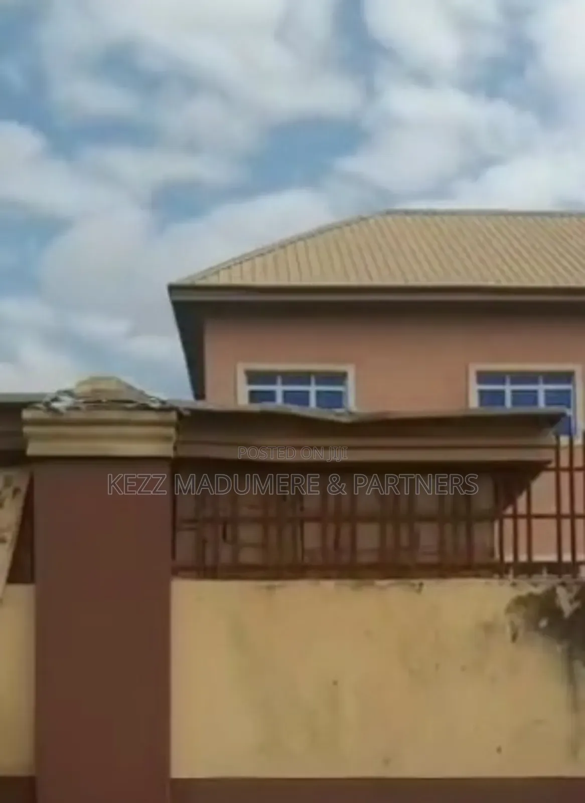 For Sale : Non Functional School at Premier Layout, Enugu in Enugu