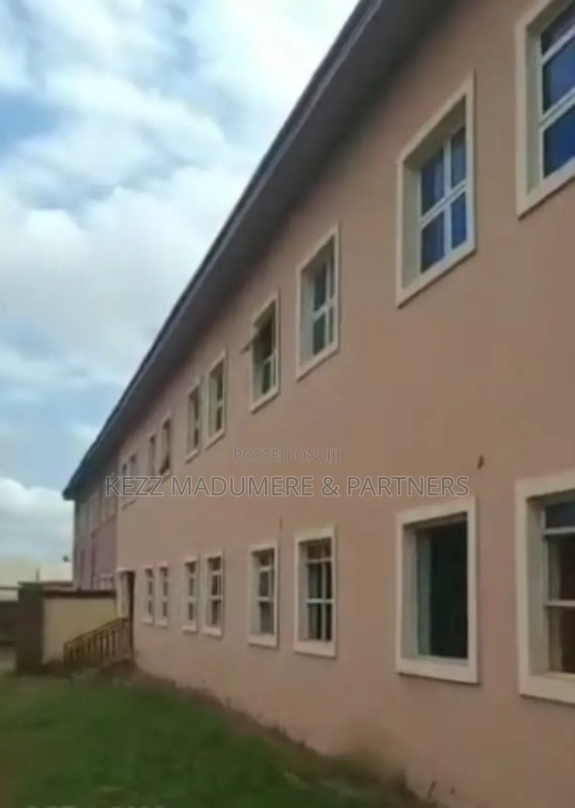 For Sale : Non Functional School at Premier Layout, Enugu in Enugu