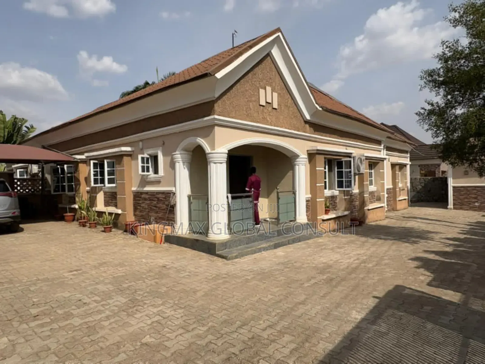 5bdrm Bungalow in Life Camp Abuja for sale in Life Camp