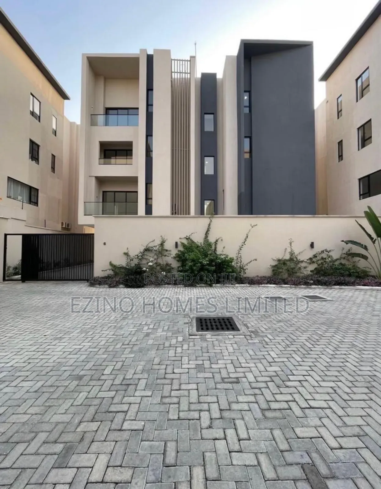 Super Luxury 6bedroom Fully Detached Duplex in Banana Island