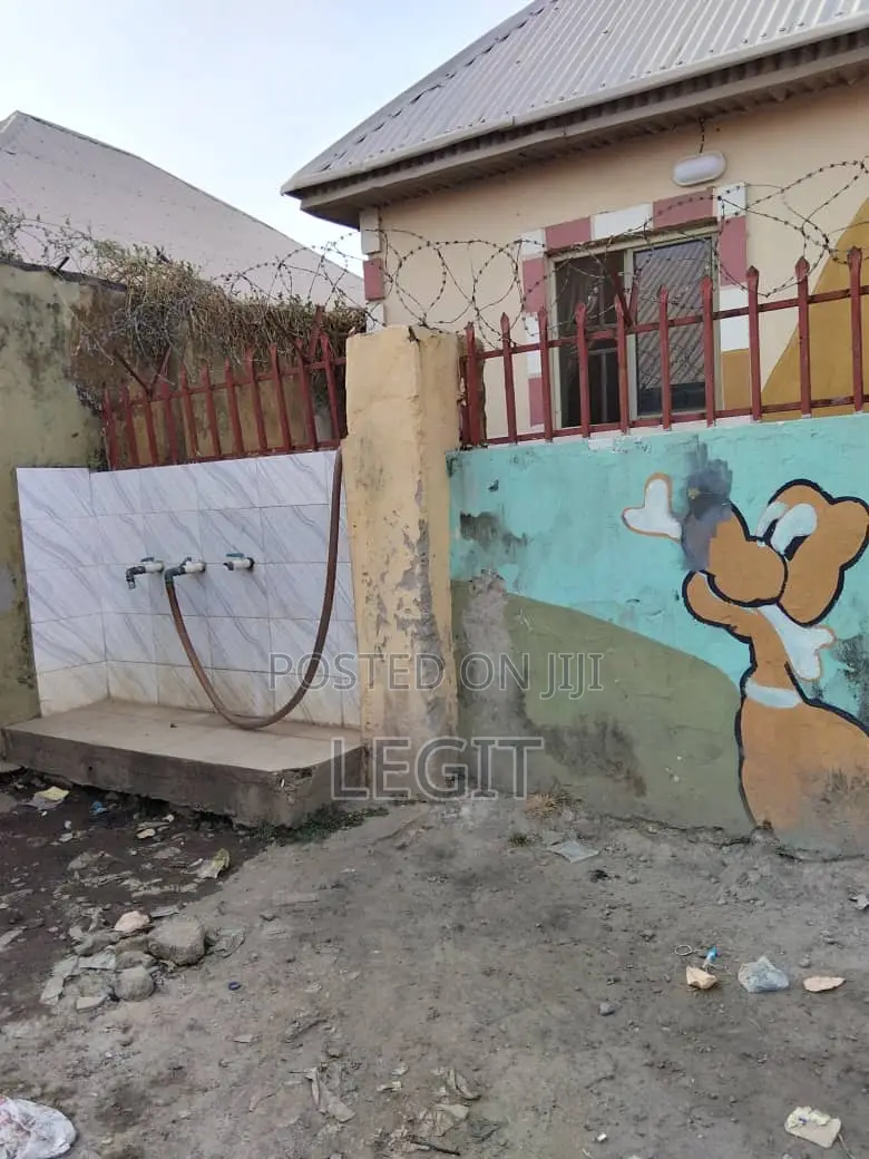 3bdrm Bungalow in Lugbe District for sale in Lugbe District