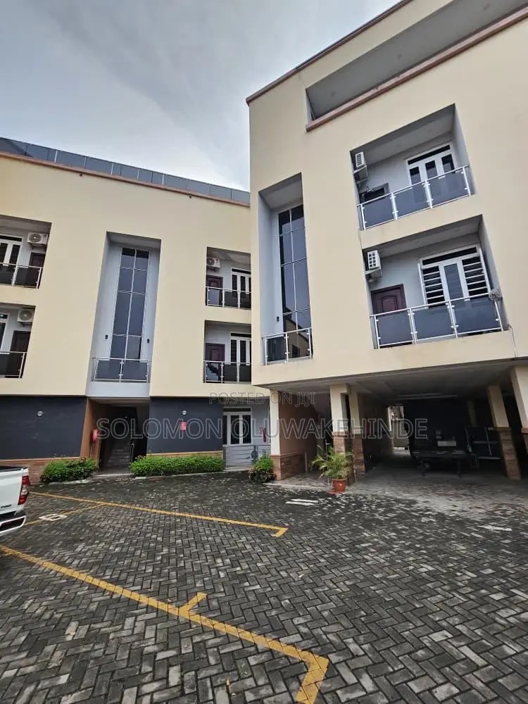 3bdrm Apartment in Adeniyi Jones, Ikeja for sale in Ikeja