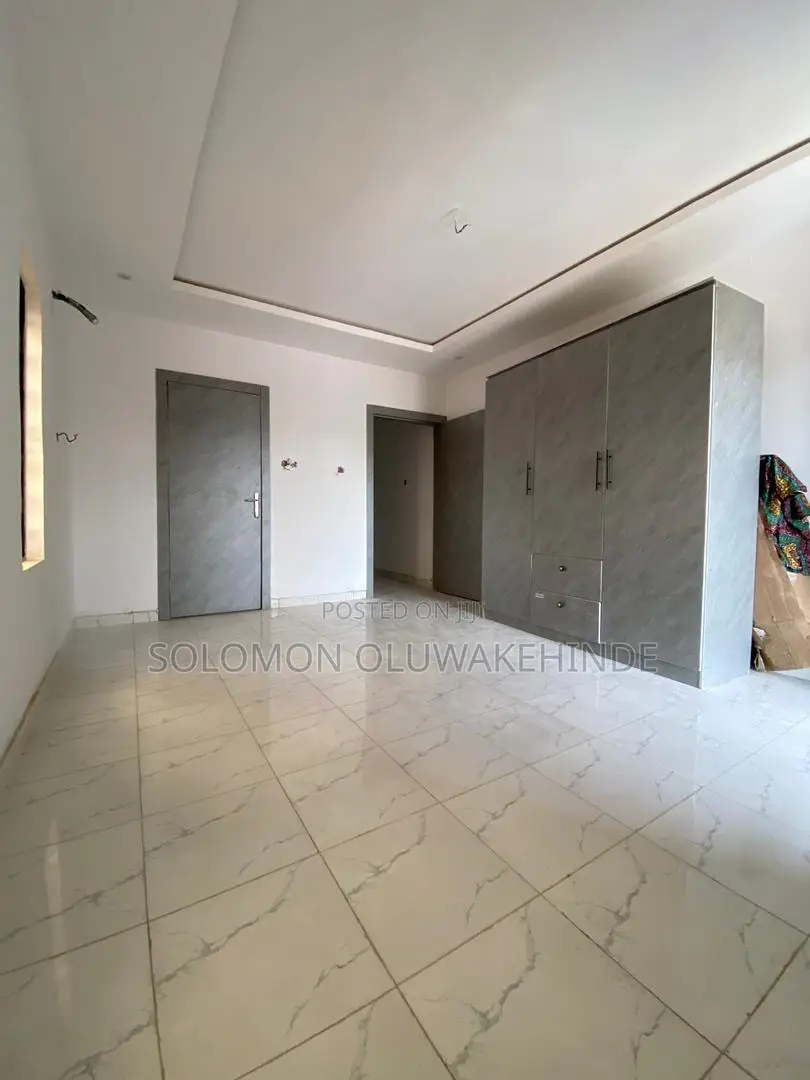 3bdrm Duplex in Olowora, Magodo for sale in Magodo