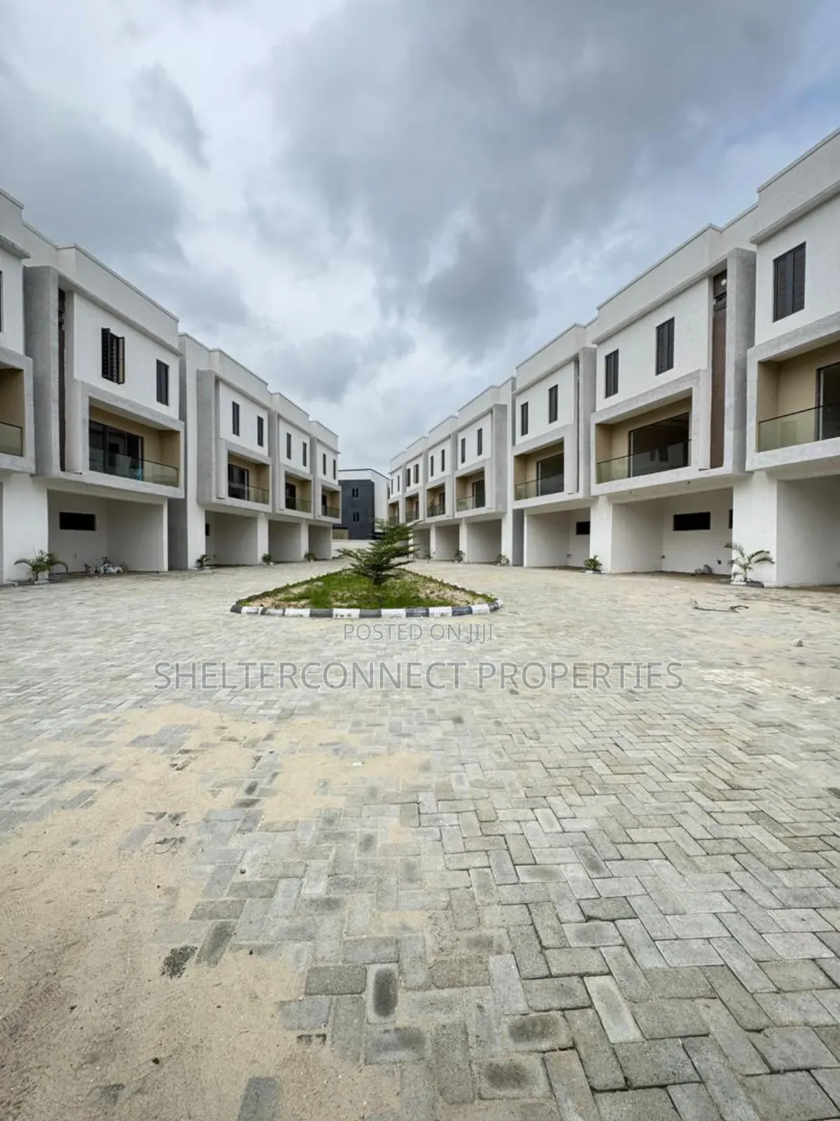 4bdrm Duplex in Ikate for sale in Ikate