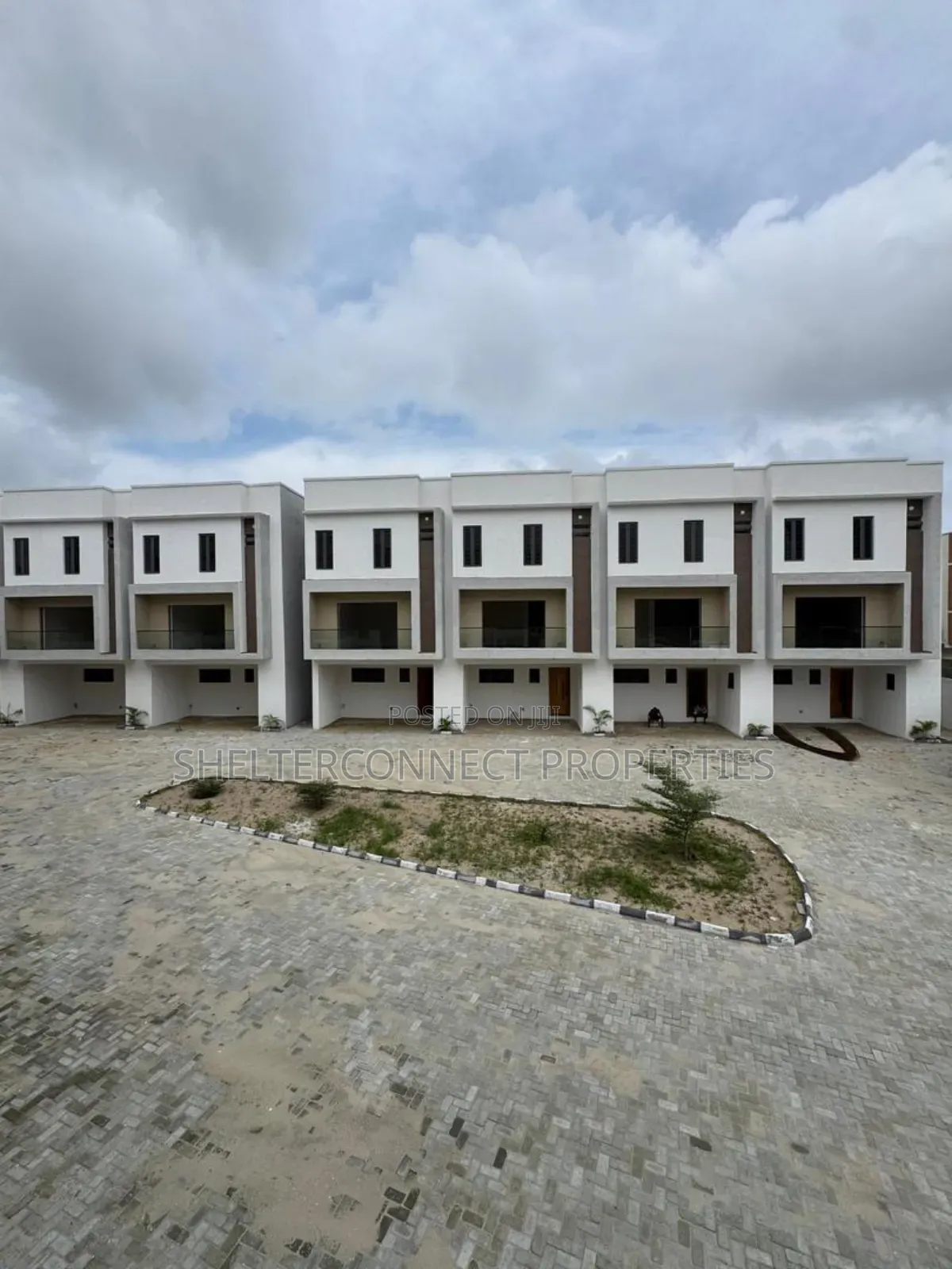 4bdrm Duplex in Ikate for sale in Ikate