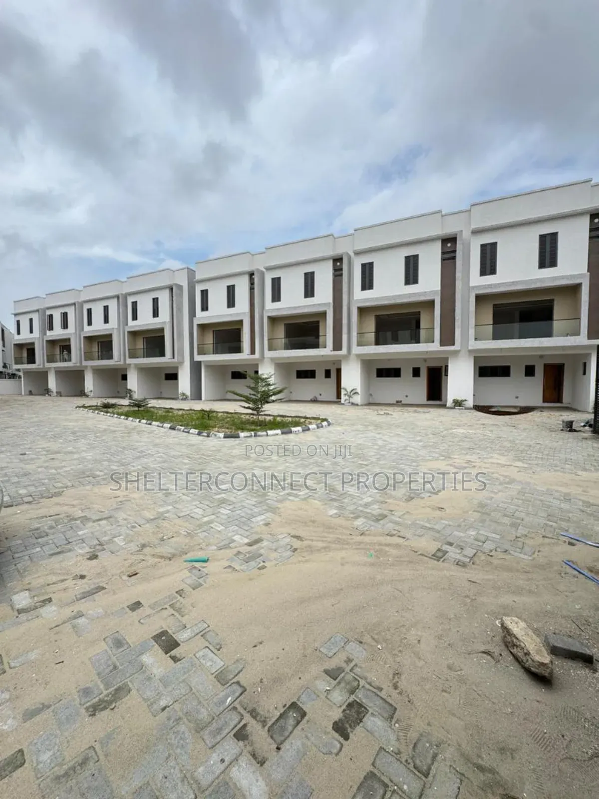 4bdrm Duplex in Ikate for sale in Ikate