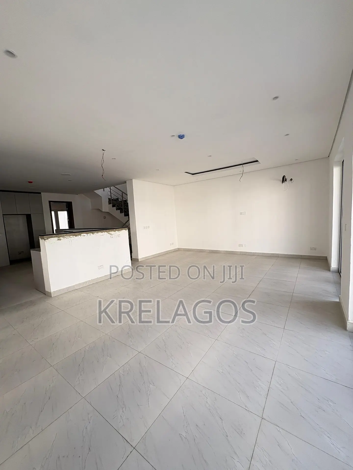 4bdrm Duplex in Chevron for rent in Chevron