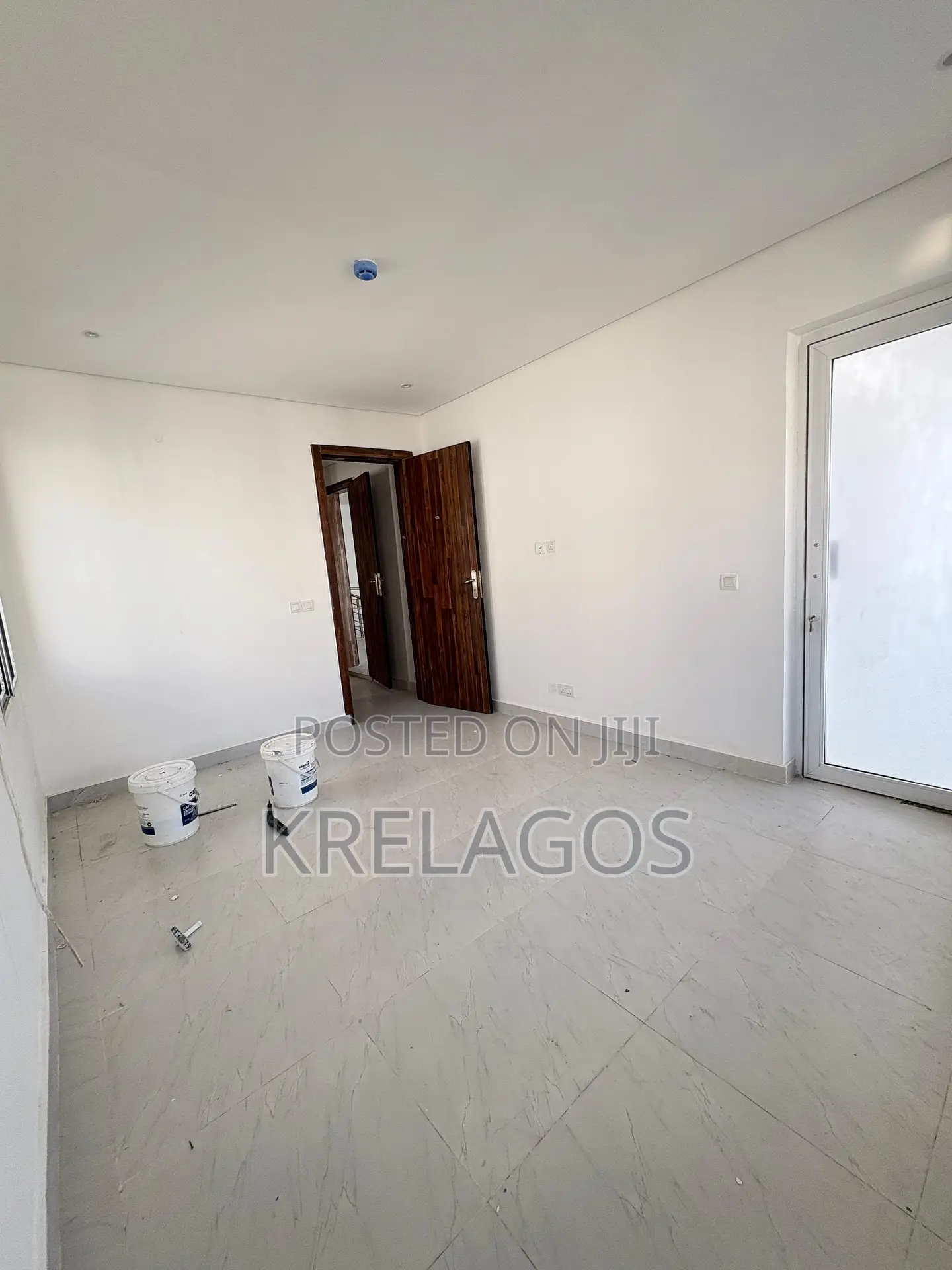 4bdrm Duplex in Chevron for rent in Chevron