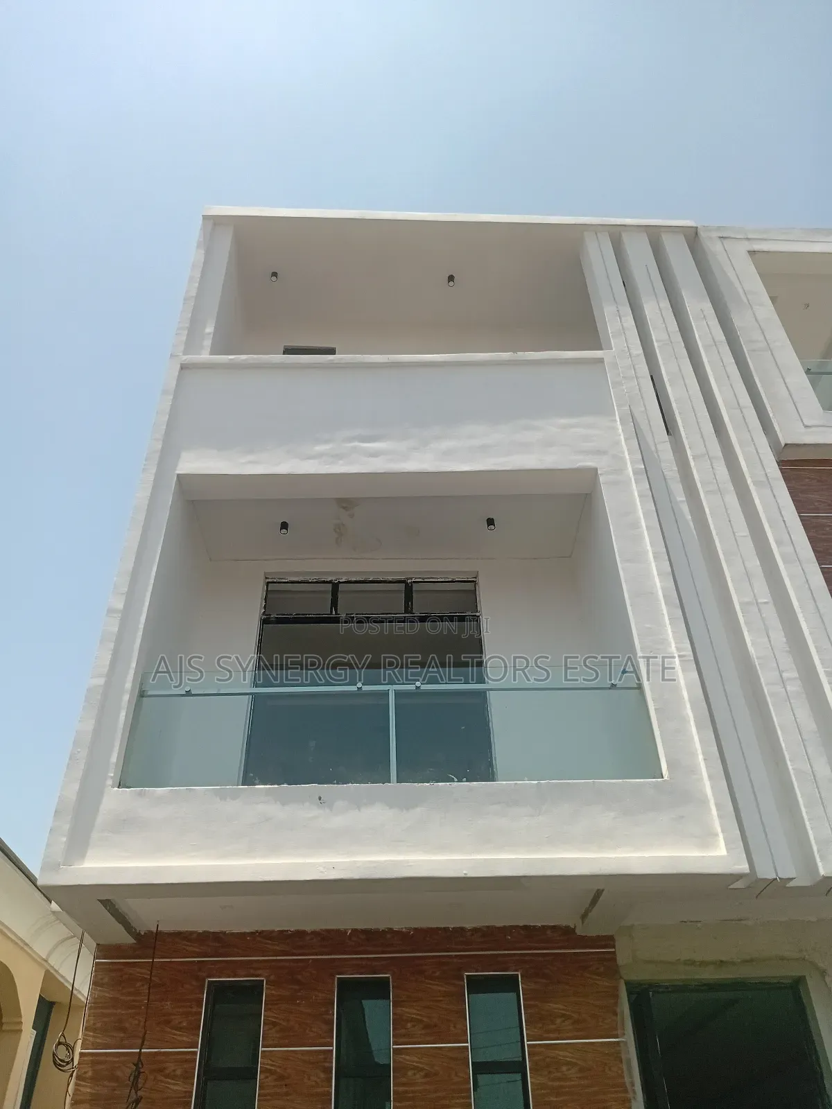 5bdrm Duplex in Osapa london for sale in Osapa london