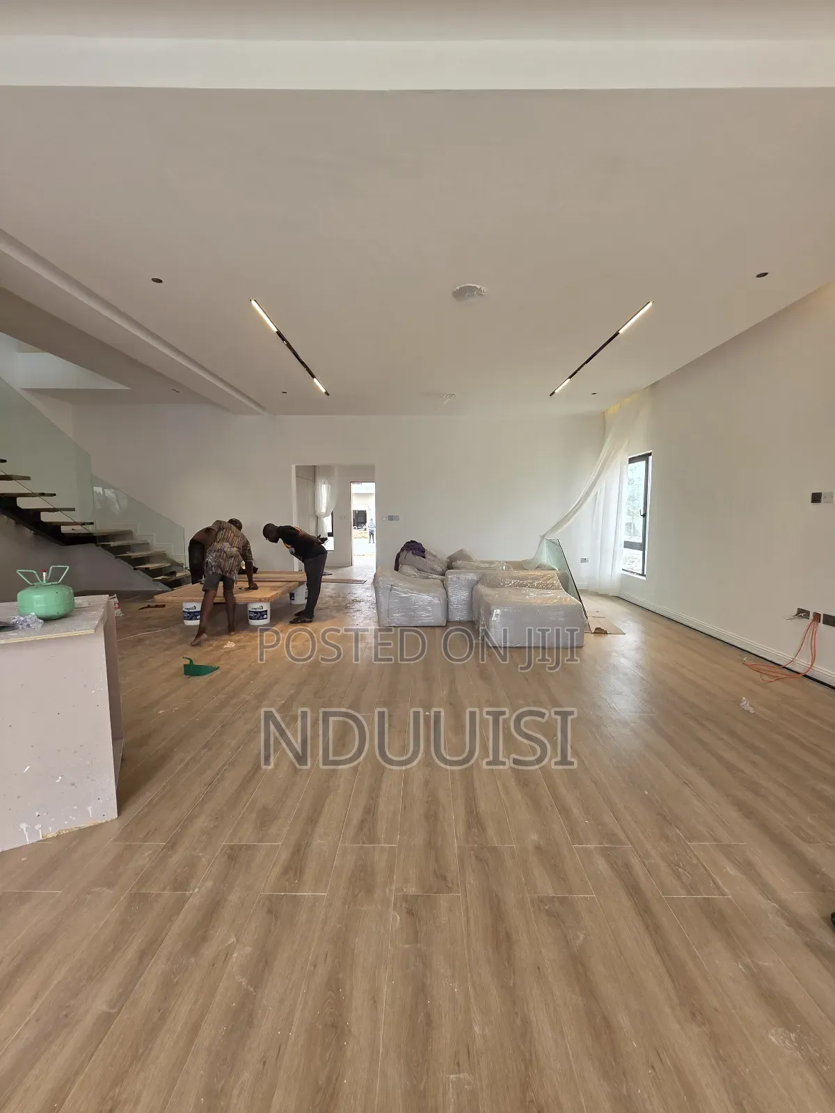 5bdrm Duplex in Gracefield Estate for sale in Chevron