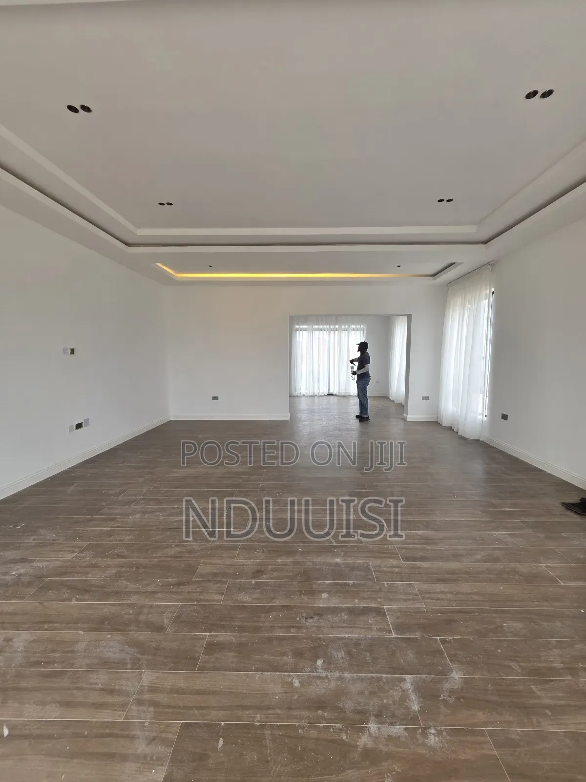 5bdrm Duplex in Gracefield Estate for sale in Chevron