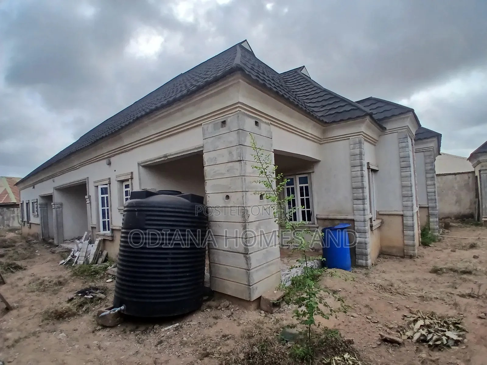 4bdrm Bungalow in Liberty Academy, Off for sale in Akala Express