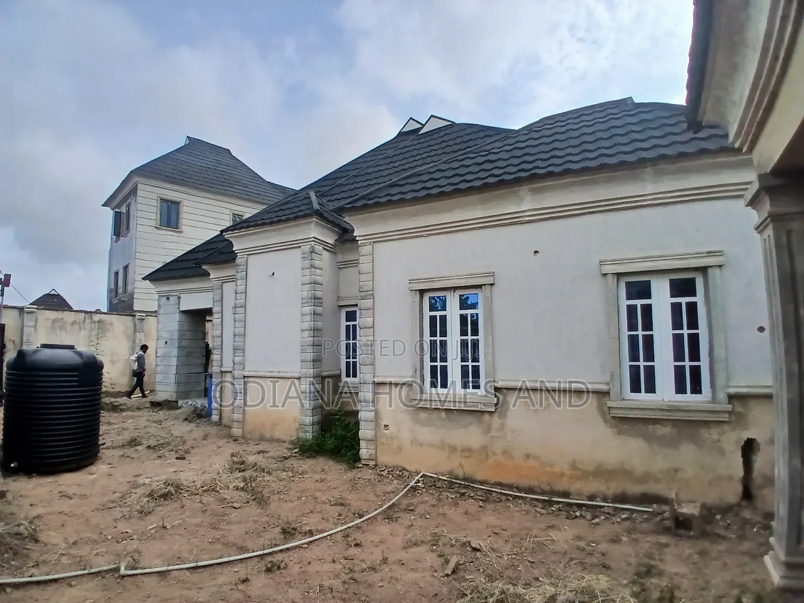 4bdrm Bungalow in Liberty Academy, Off for sale in Akala Express
