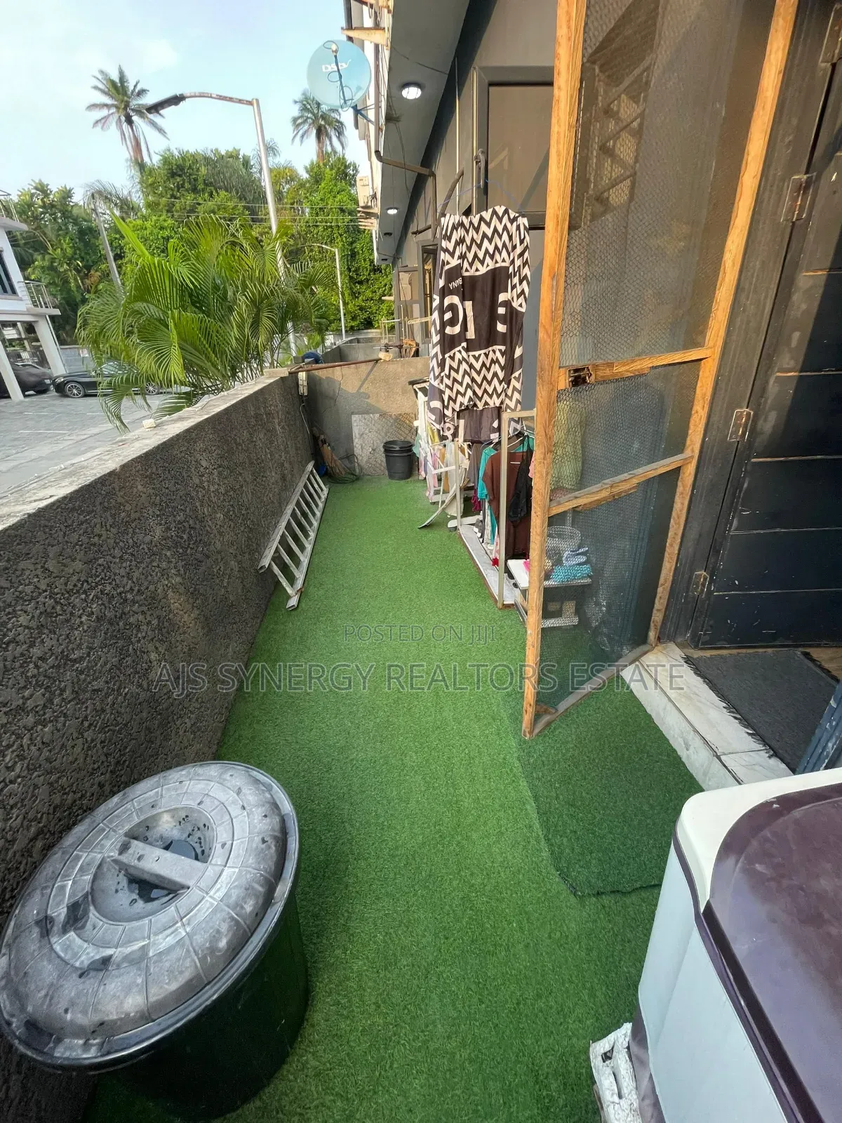 4bdrm Duplex in Chevron for sale in Chevron