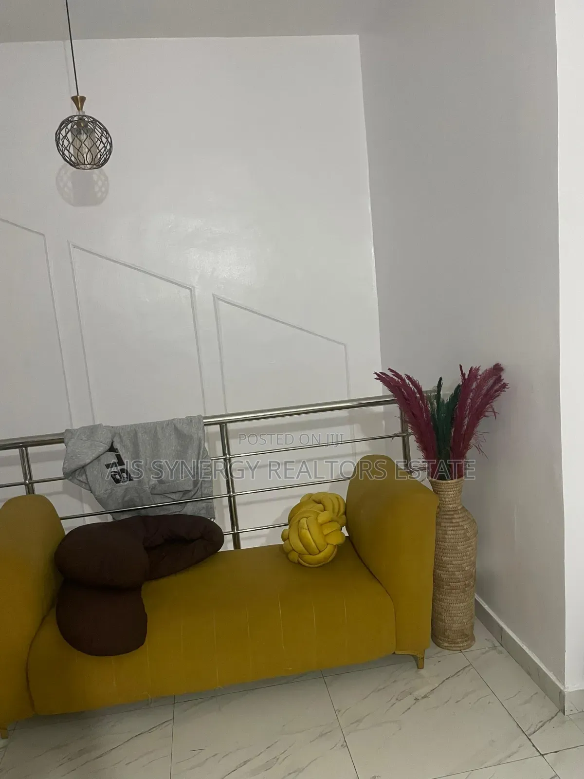 4bdrm Duplex in Chevron for sale in Chevron