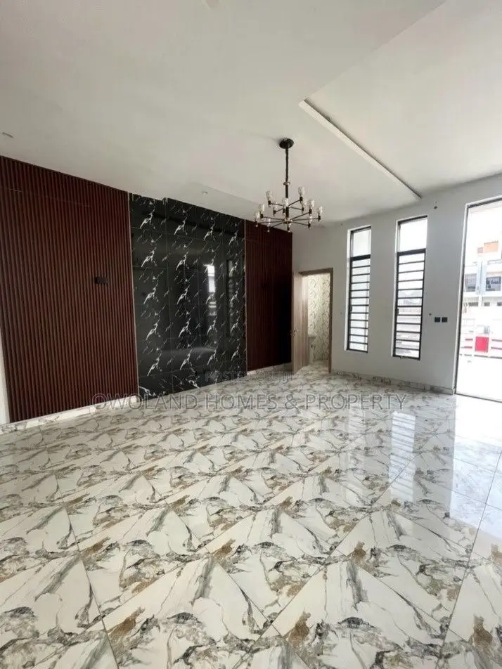 4bdrm Duplex in Ikota Estate for rent in Ikota