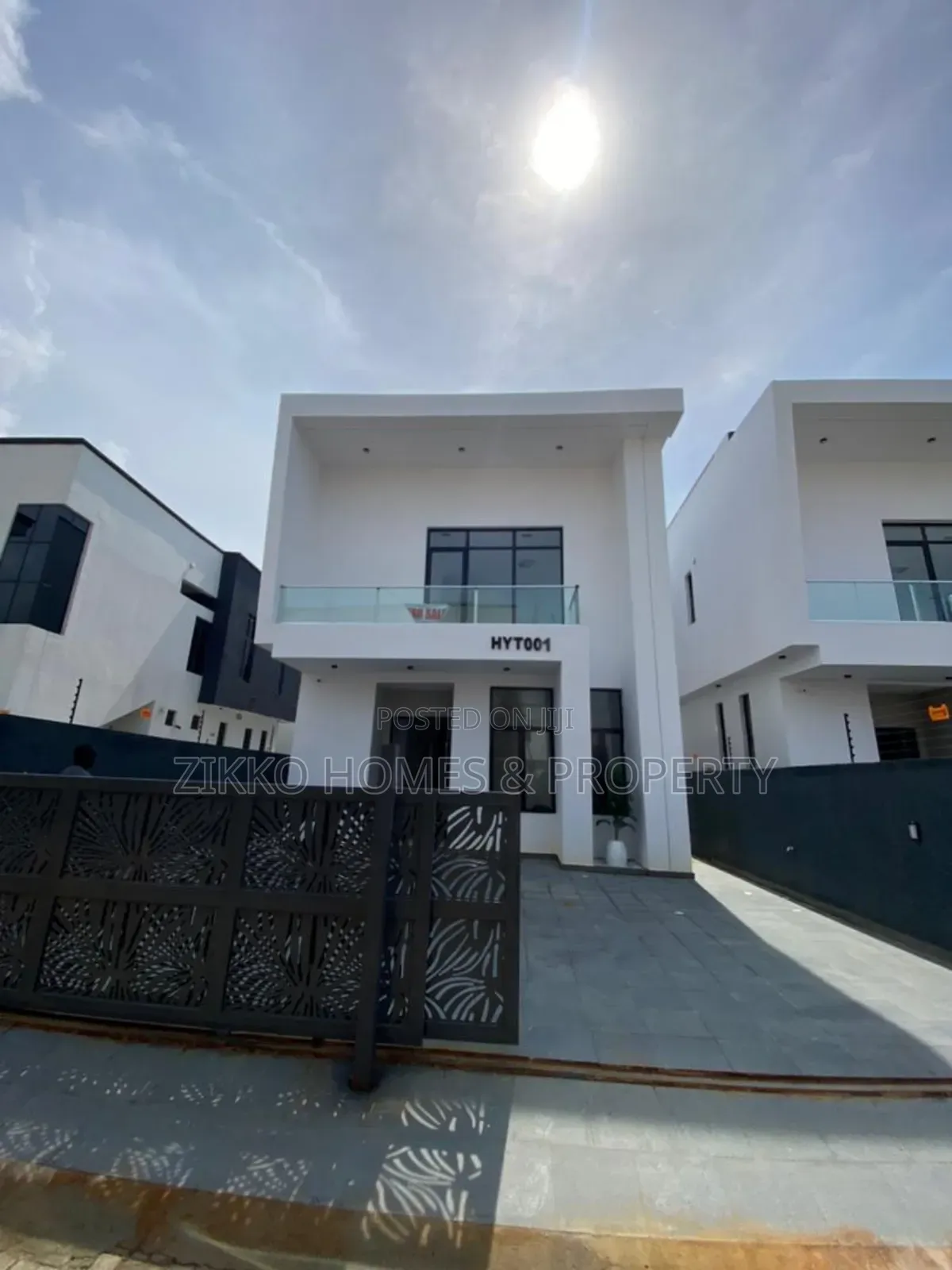 5bdrm Duplex in Chevron Drive, Lekki for sale in Lekki
